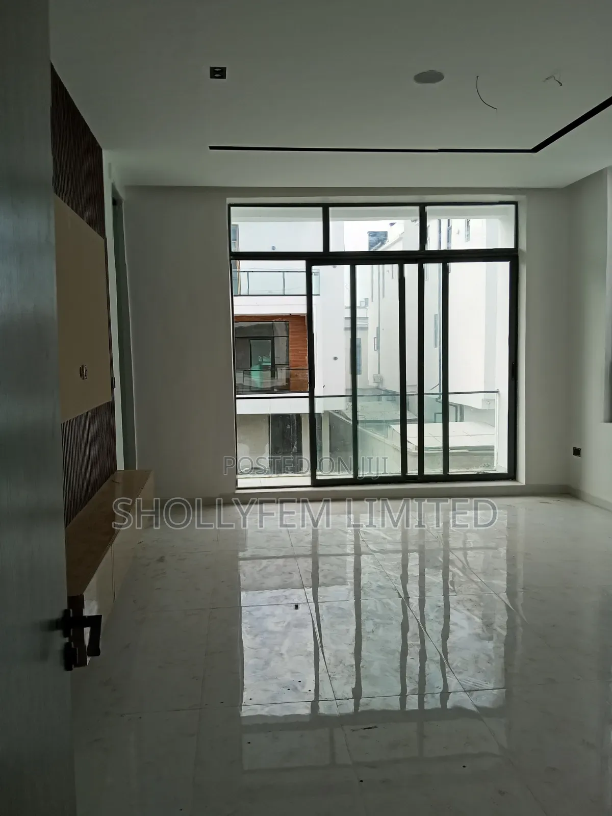 Furnished 5bdrm Duplex in Daffodil Estate, Chevron for sale in Chevron