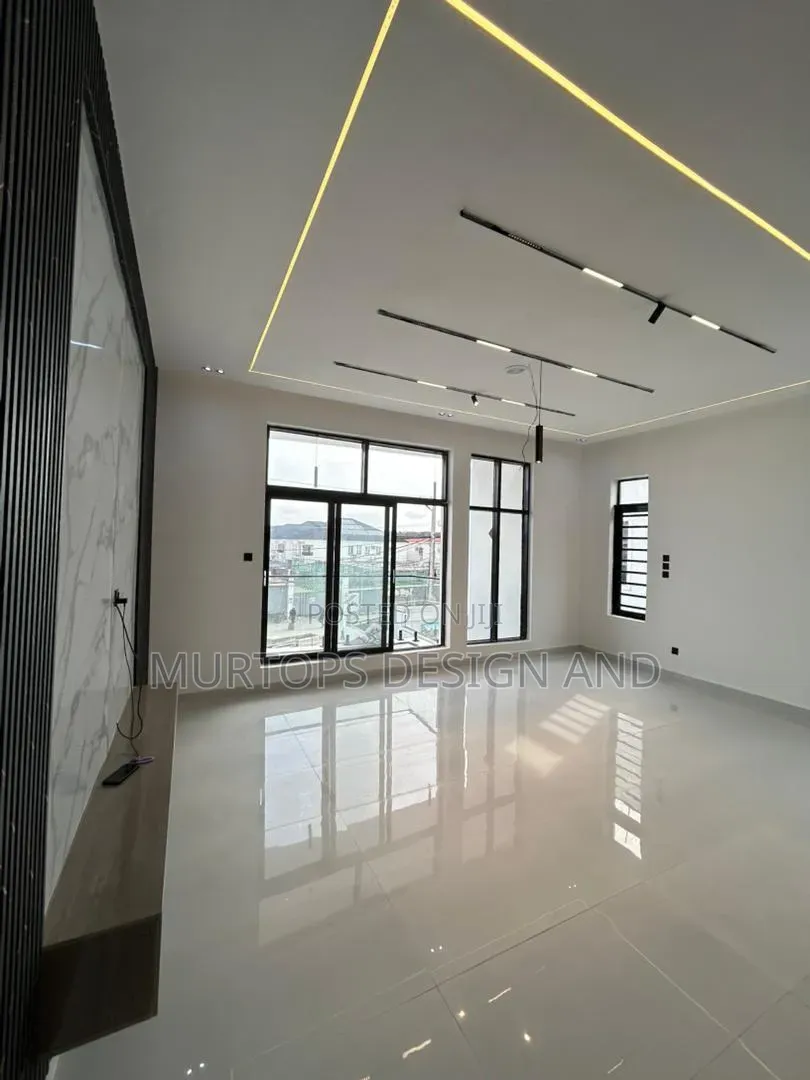 5bdrm Duplex in Lekki Phase 2 for sale in Lekki Phase 2