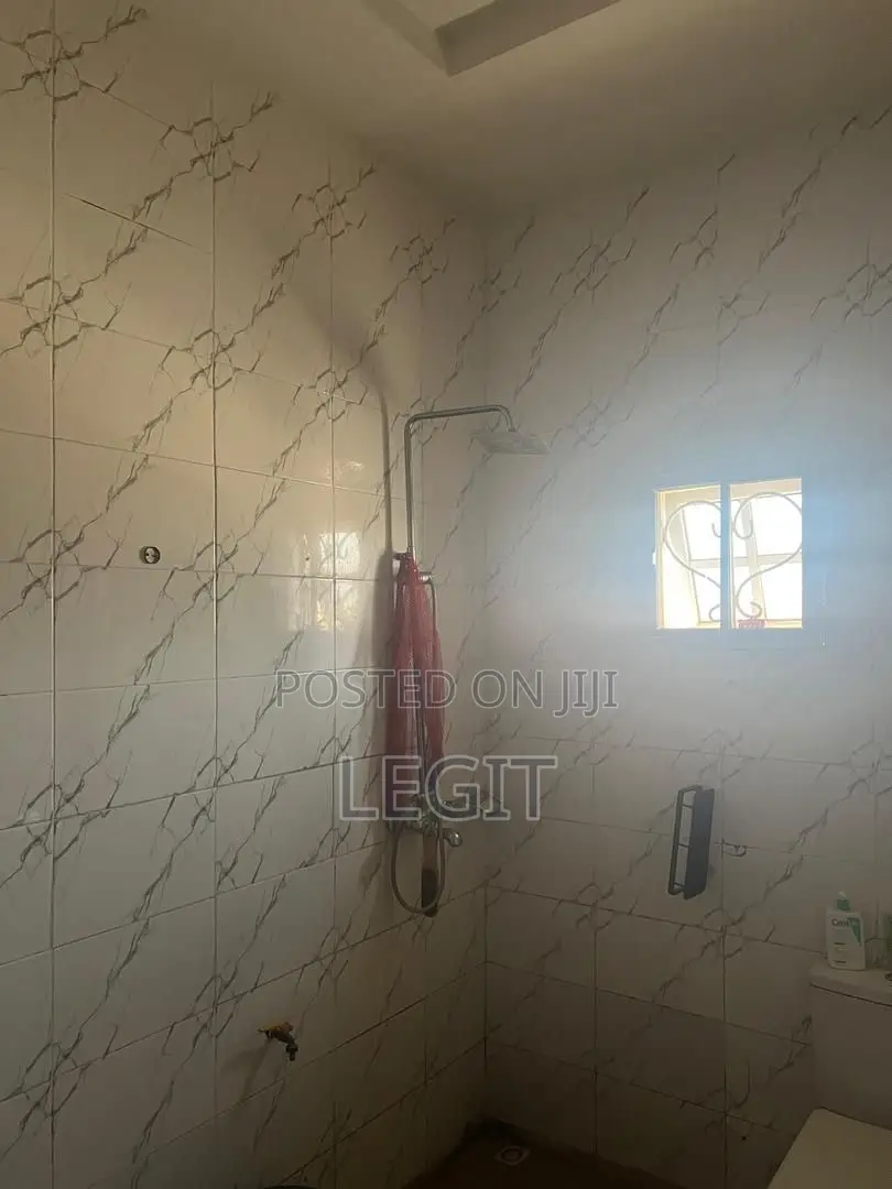 6bdrm Duplex in Lugbe District for sale in Lugbe District