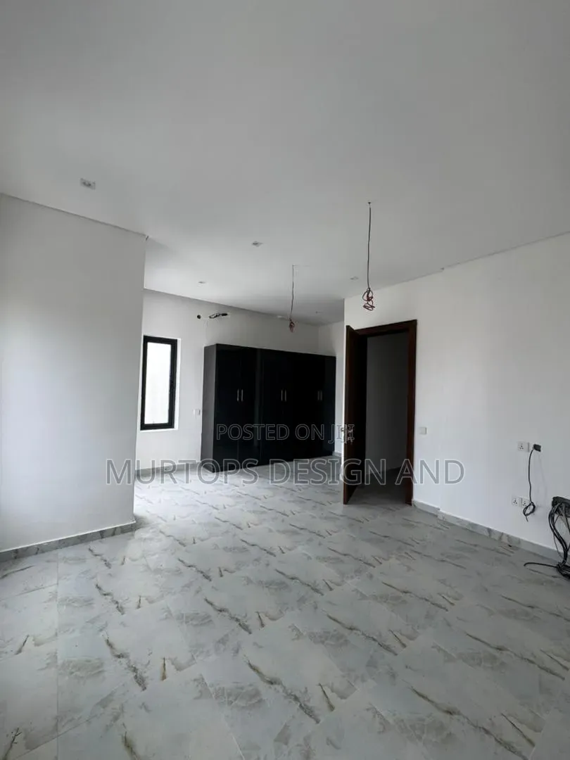 4bdrm Duplex in Lekki Phase 1 for sale in Lekki Phase 1