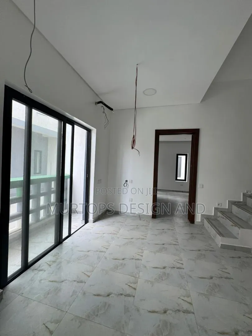 4bdrm Duplex in Lekki Phase 1 for sale in Lekki Phase 1