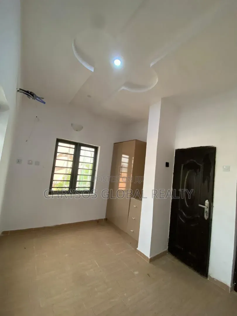 2bdrm Block of Flats in Oluyole Sharp for rent in Oluyole