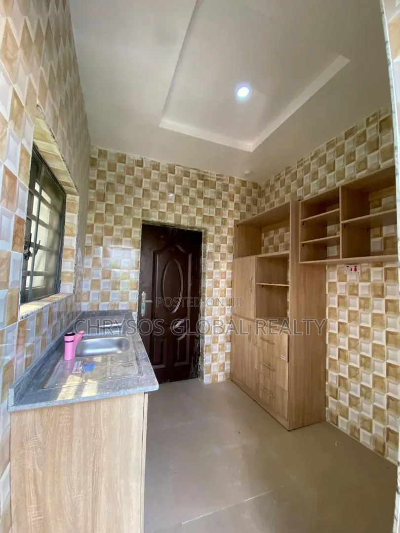 2bdrm Block of Flats in Oluyole Sharp for rent in Oluyole