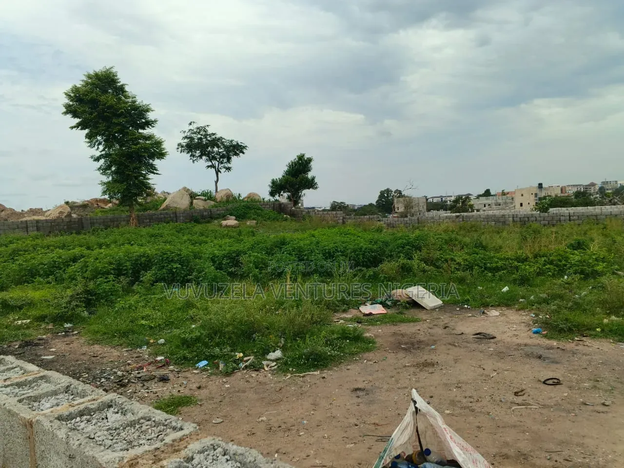 1500 SQM Cofo Residential Land Beside Amina Court Apo/Dutse in Gudu