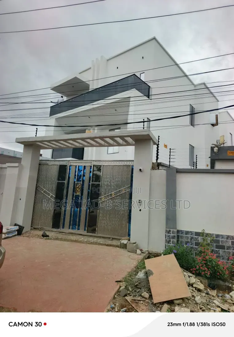 7bdrm Duplex in Ikeja Estate for sale in Ikeja GRA