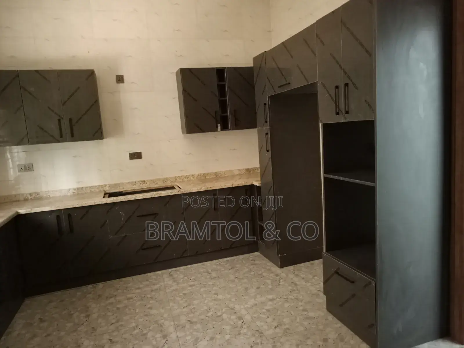 7bdrm Townhouse / Terrace in Guzape District for rent in Guzape District