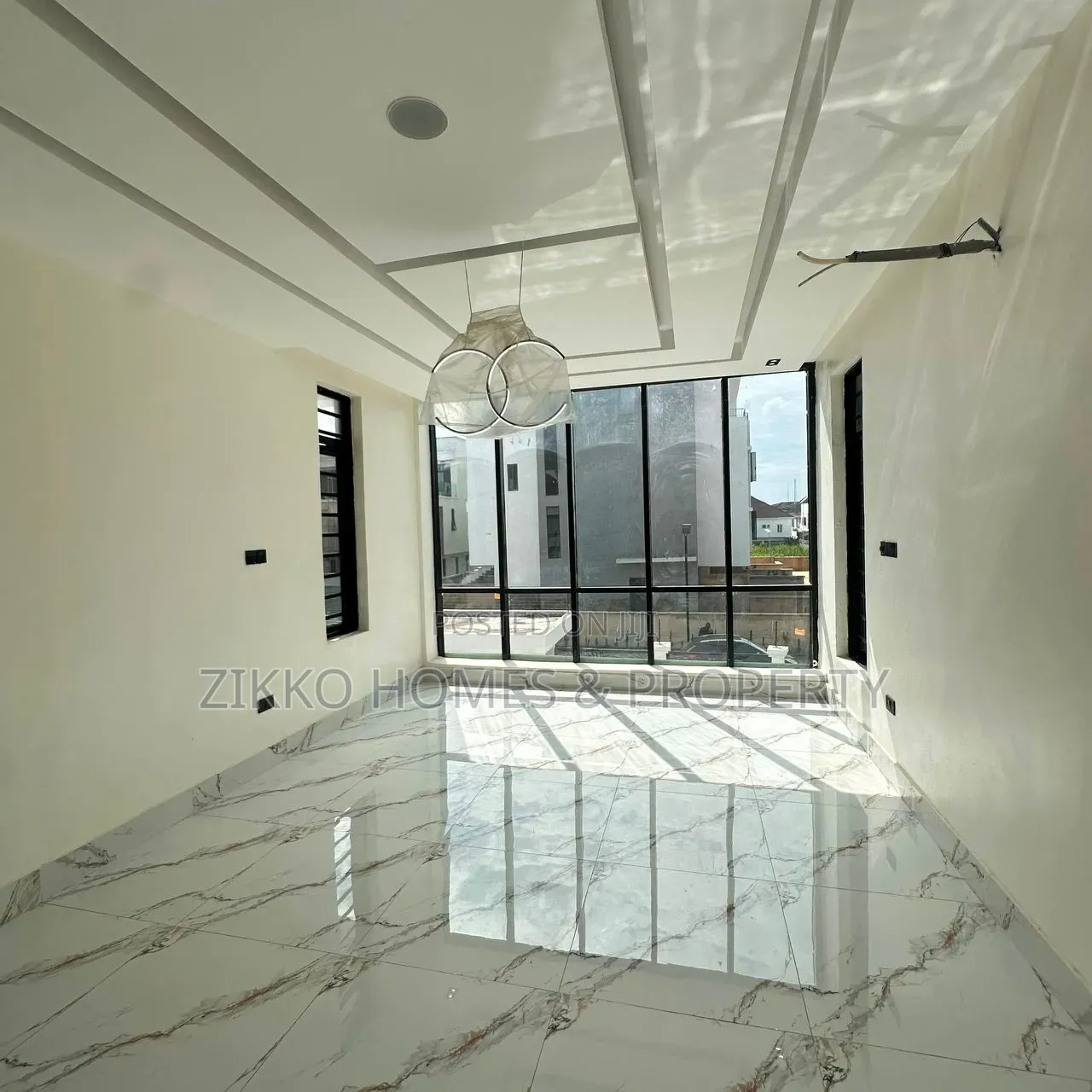 5bdrm Duplex in Lekki for sale in Lekki Phase 1