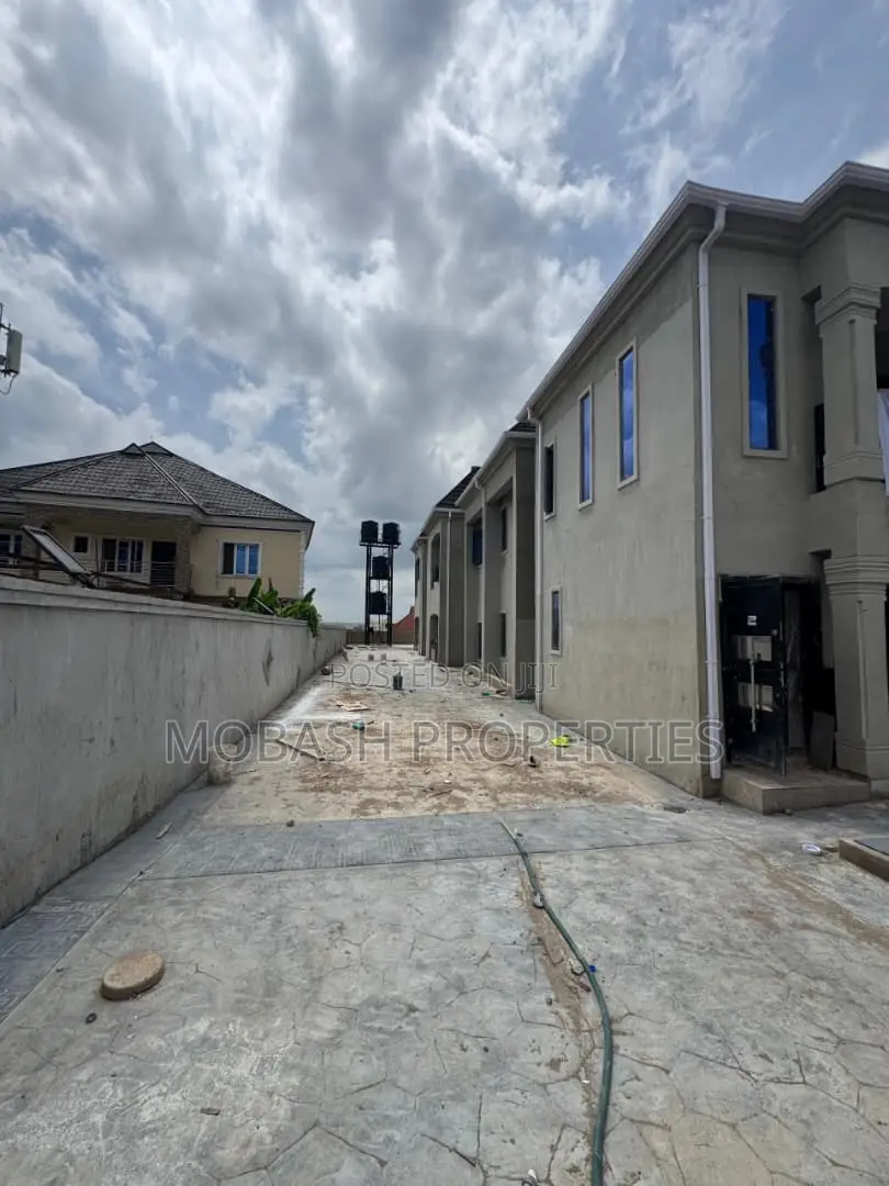 2bdrm Block of Flats in Kolapo Ishola Gra, Ibadan for rent in Ibadan