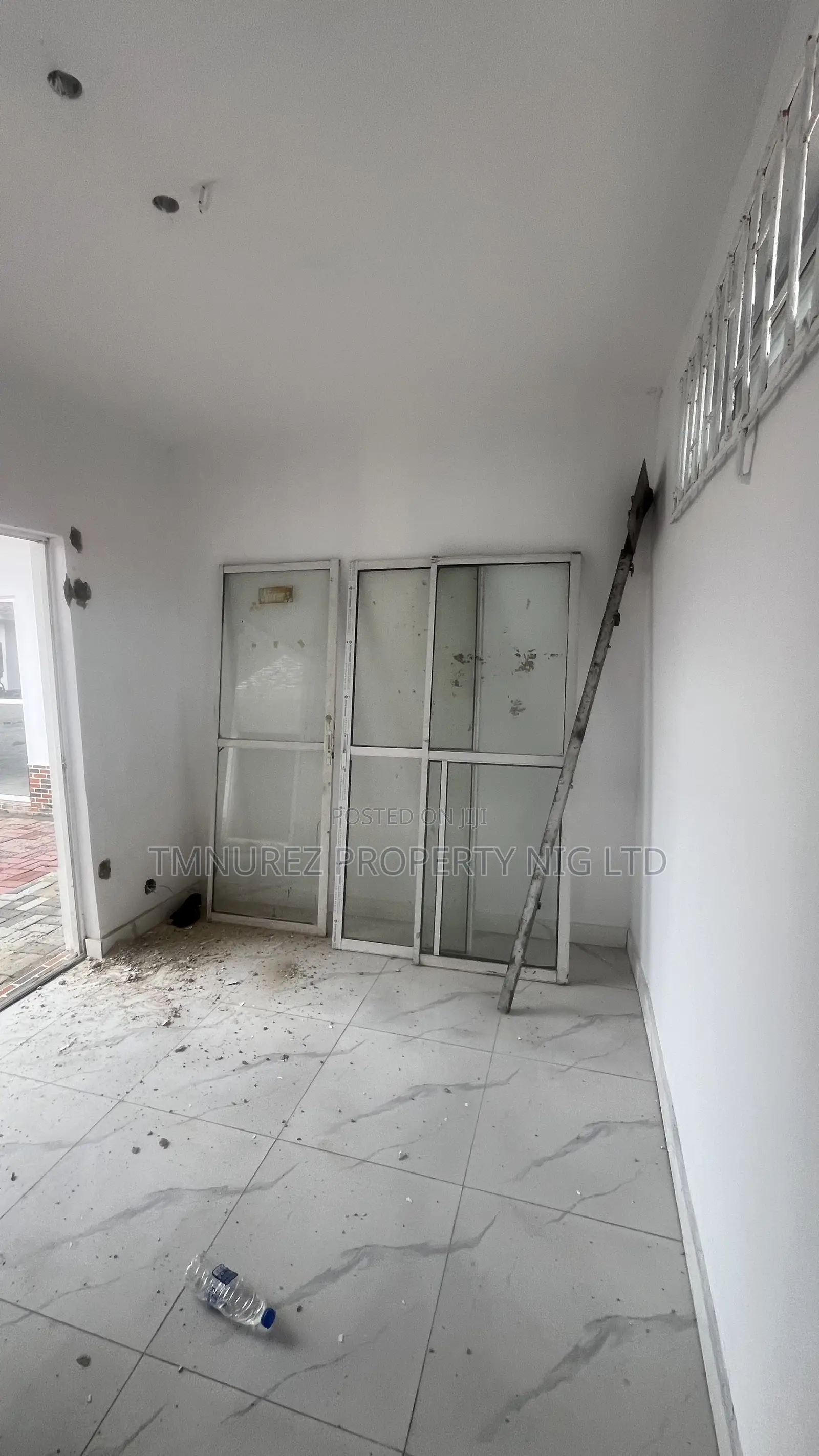 Mini Shop for Rent in Sangotedo