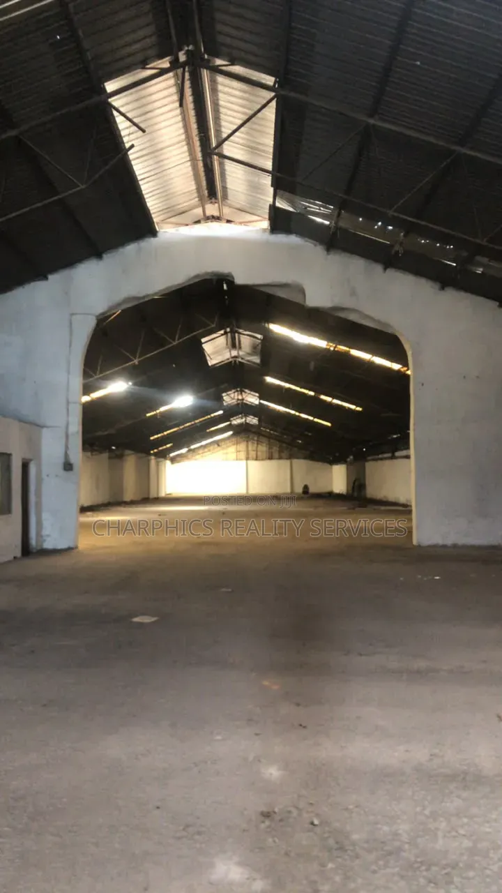 Above Wawarehouse at Eric Moore, Surulere in Eric Moore