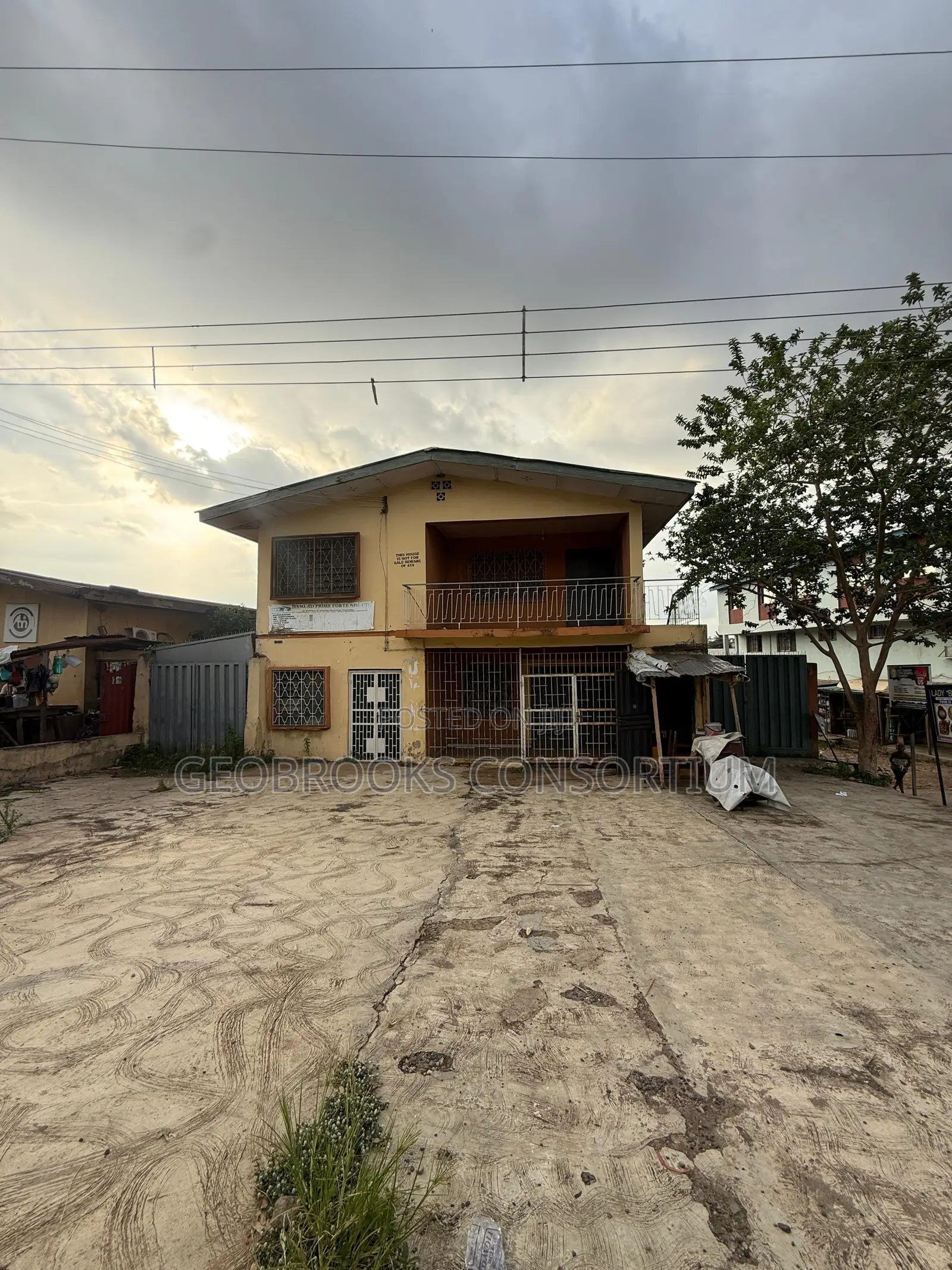 Spacious Storey Building on 620sqm Along Liberty Road, Ring Road. in Rind Road