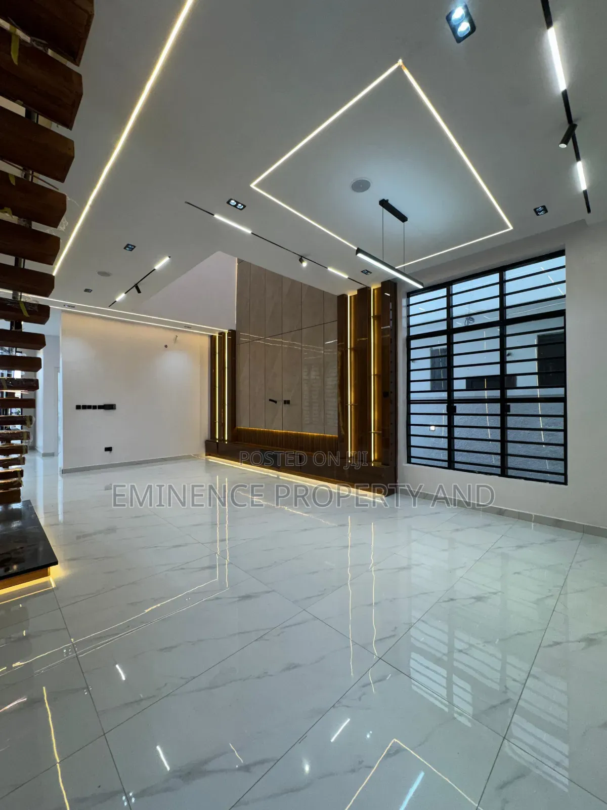 5bdrm Duplex in Ikota for sale in Ikota