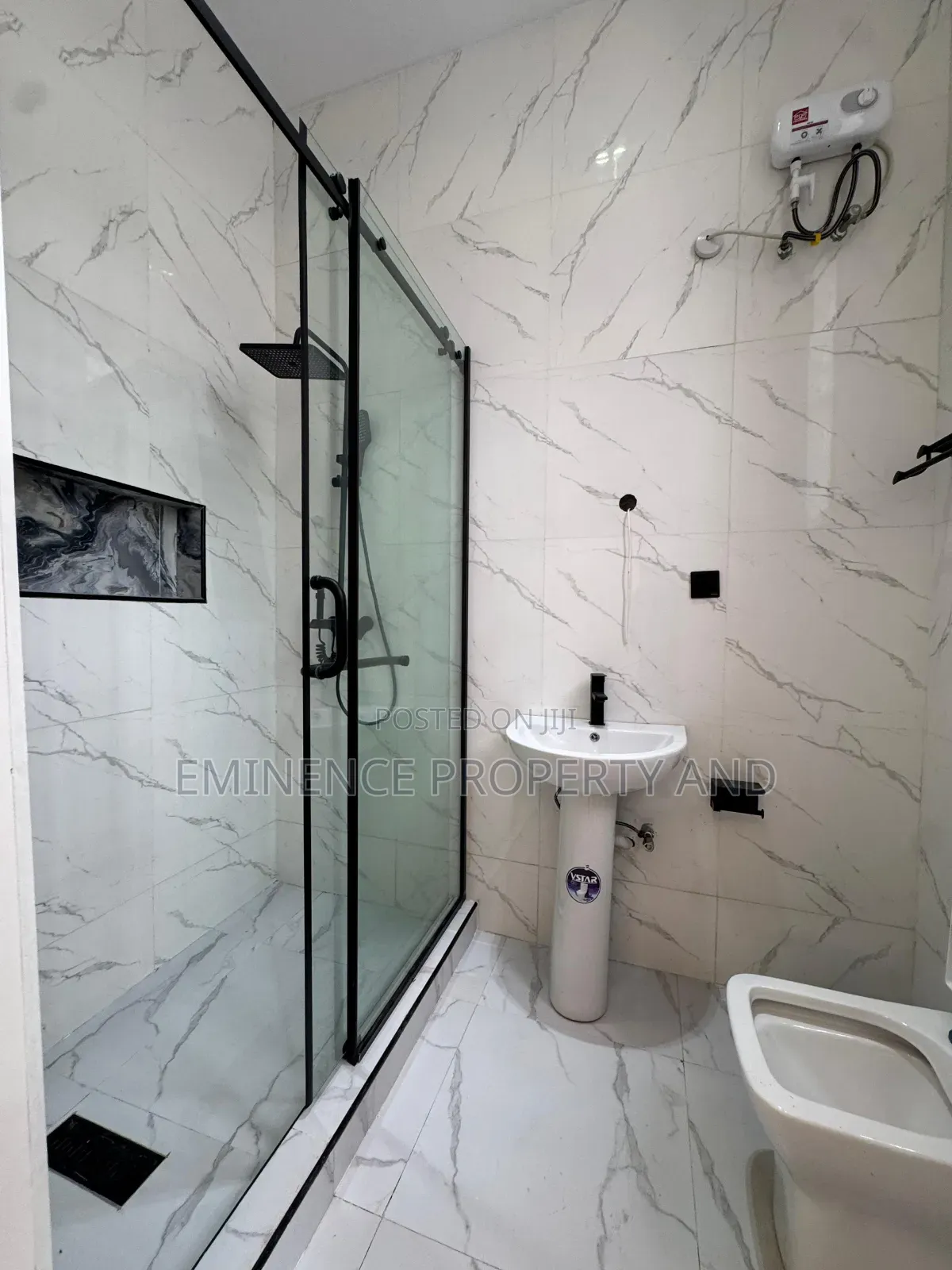 5bdrm Duplex in Ikota for sale in Ikota