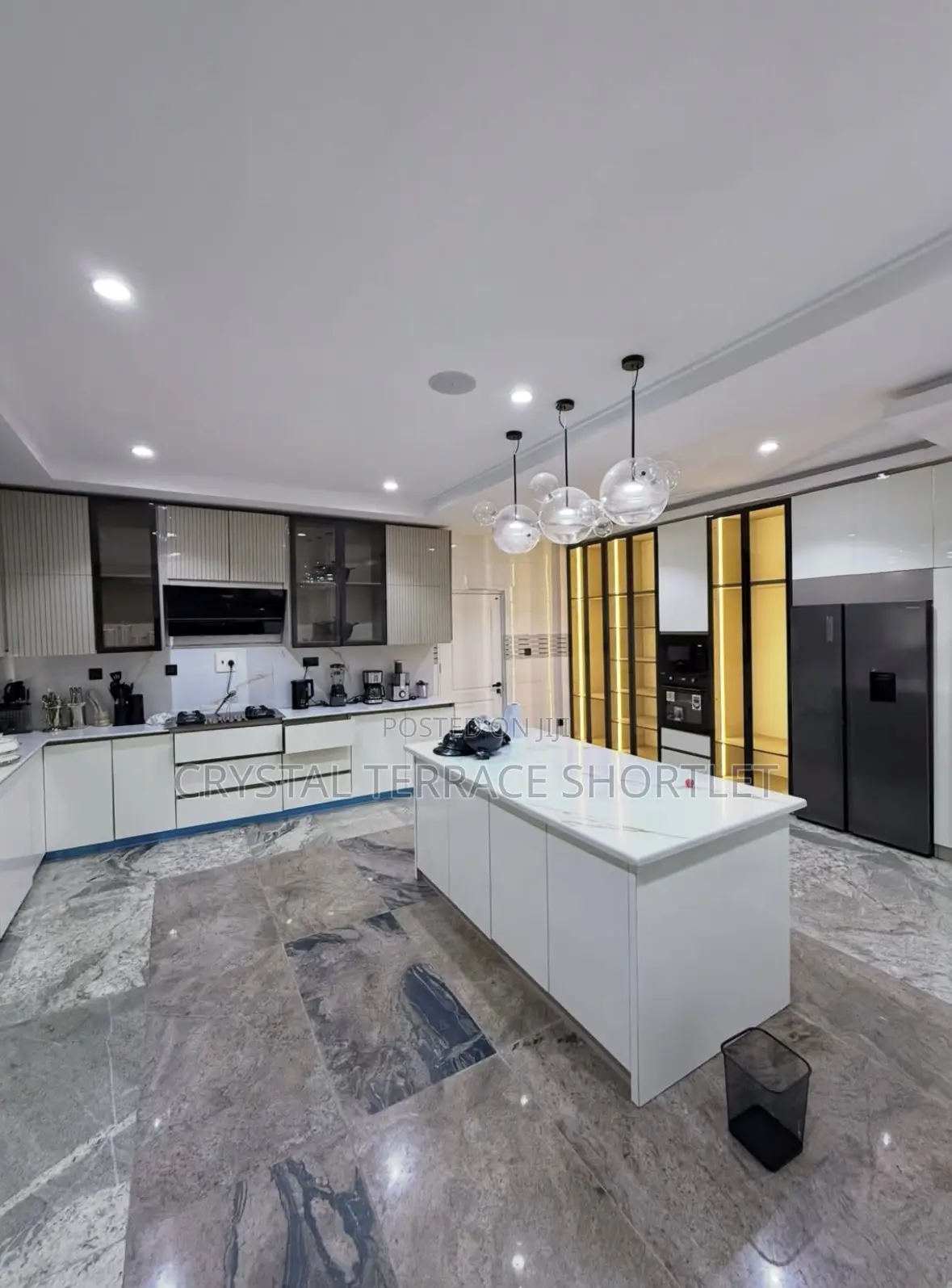 Luxurious 4 Bedroom Apartment Shortlet in Lekki Phase 1