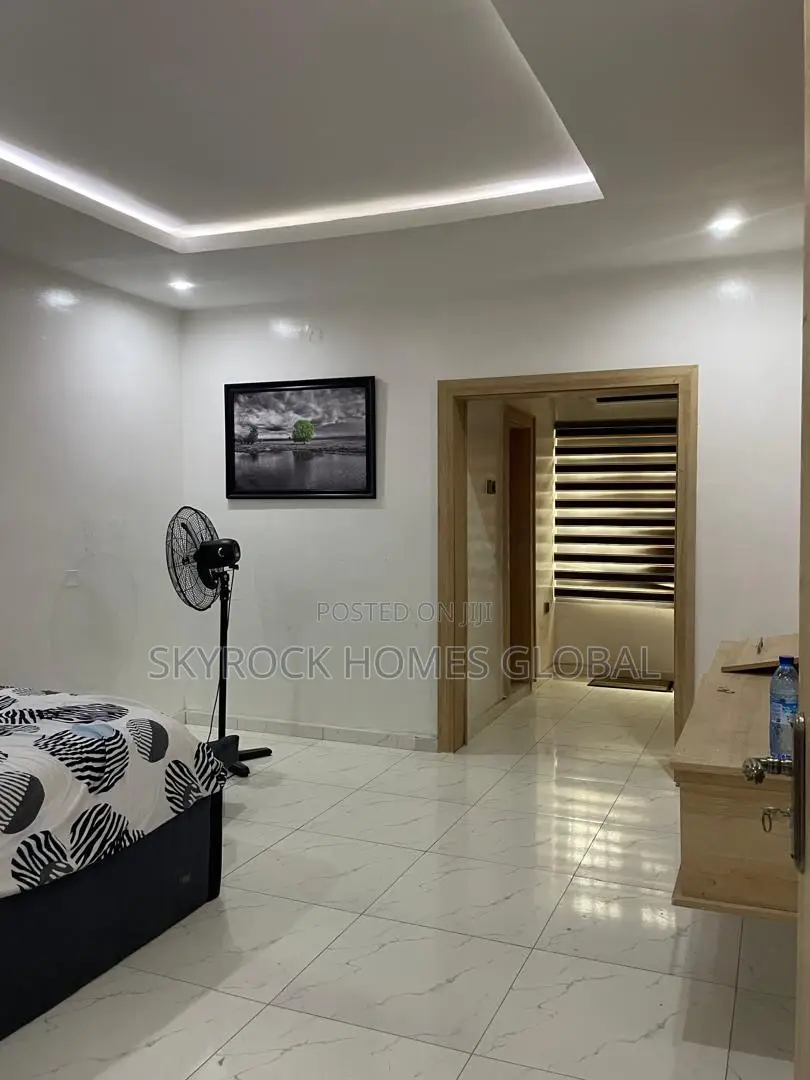 4bdrm Duplex in Chevron for sale in Chevron