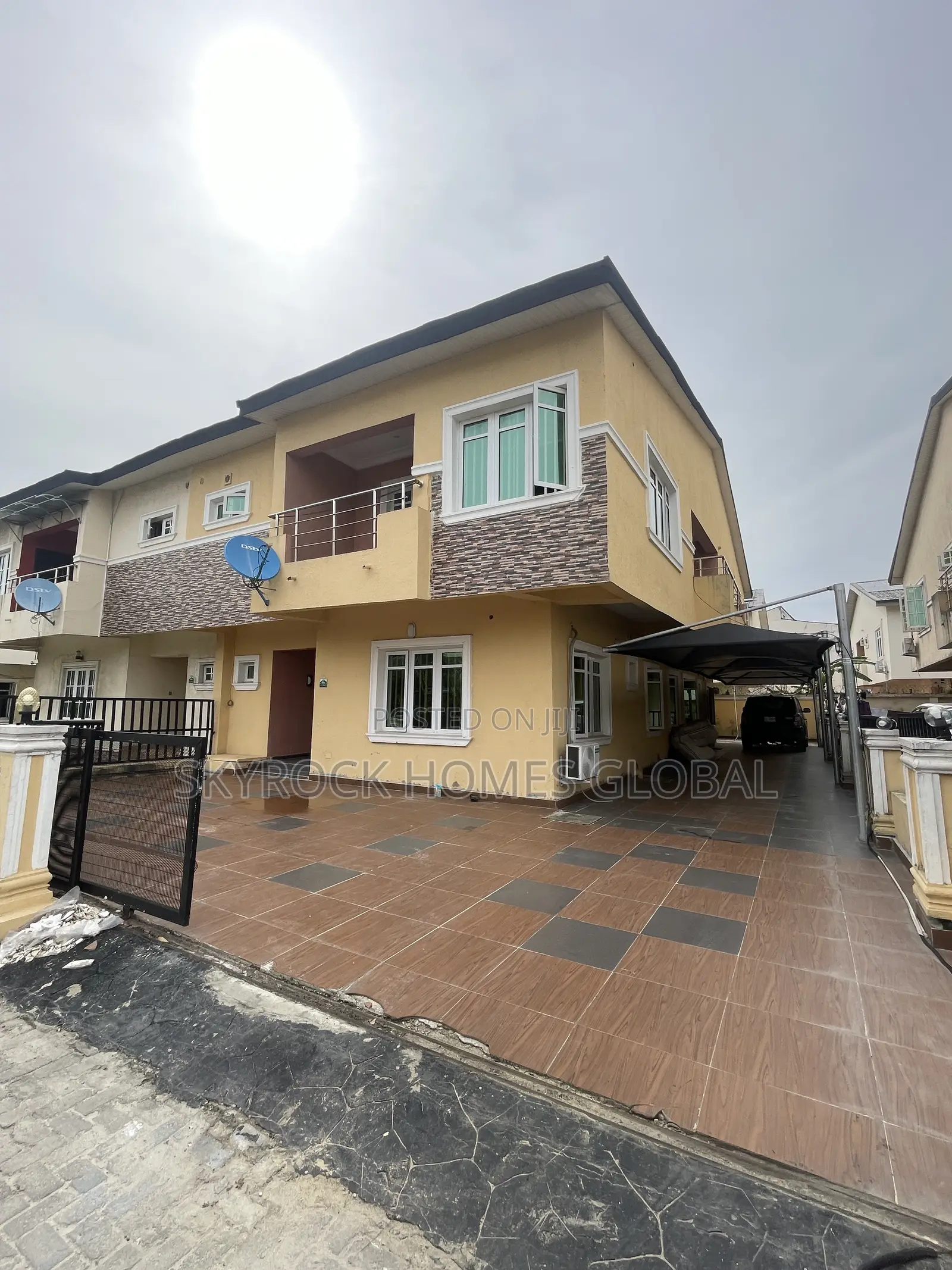 4bdrm Duplex in Chevron for sale in Chevron