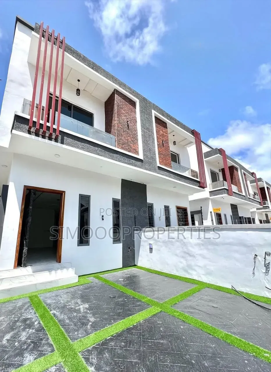 4bdrm Duplex in Chevron for rent in Chevron