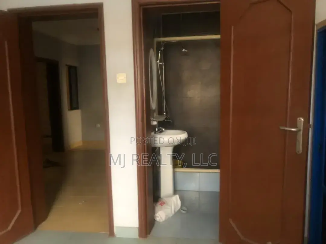 4bdrm Duplex in Omole Phase 2 for rent in Omole Phase 2