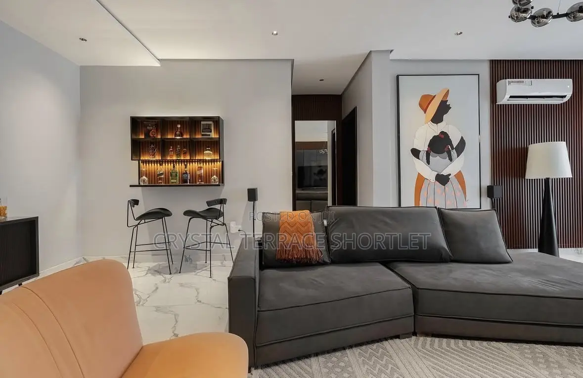Beautiful 2 Bedroom Apartment Shortlet in Lekki Phase 1