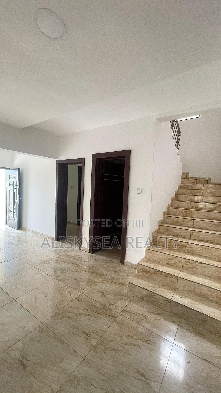 Furnished 5bdrm House in Chevron for rent in Chevron