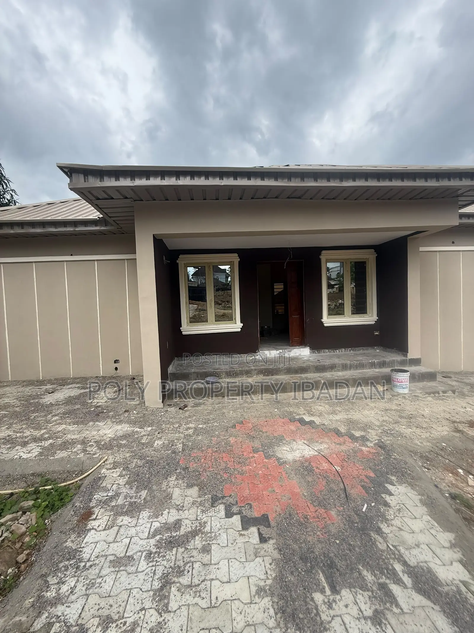 2bdrm Apartment in Kolapo Ishola Gra, Akobo for rent in Akobo