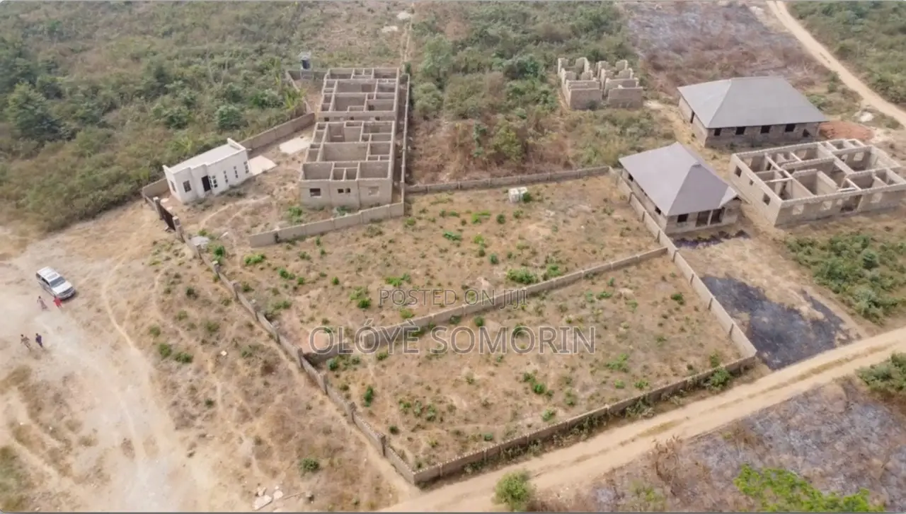 6bdrm Apartment in Trinity One, Omi Adio for sale in Omi Adio
