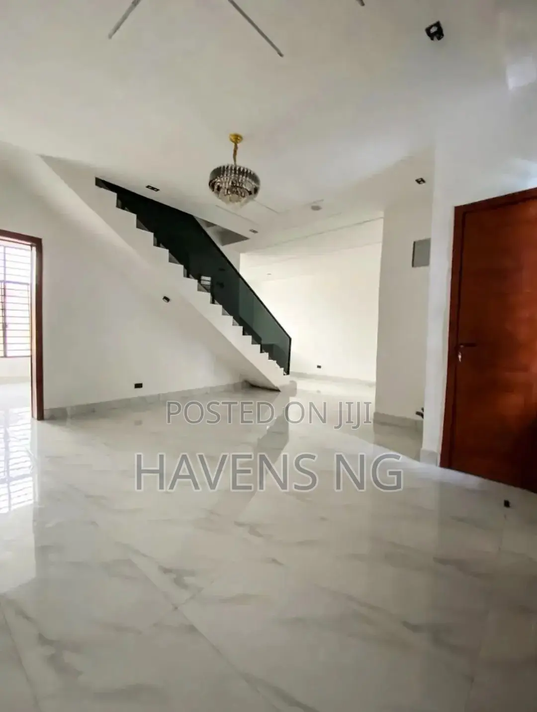 4bdrm Duplex in Chevron for sale in Chevron