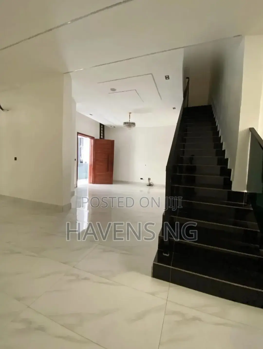 4bdrm Duplex in Chevron for sale in Chevron