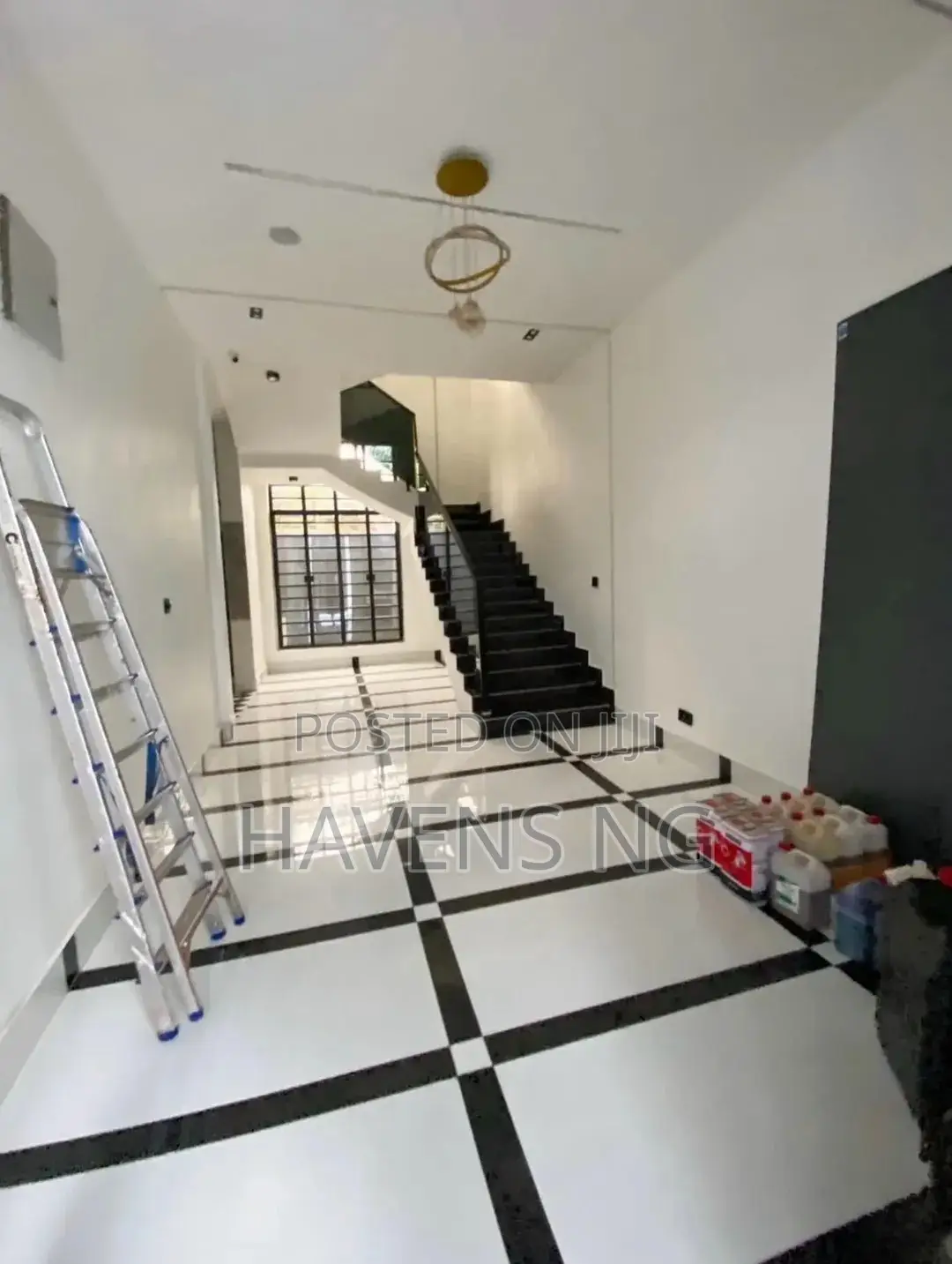 4bdrm Duplex in Chevron for sale in Chevron