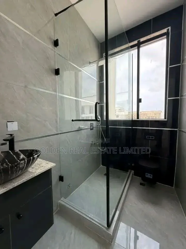 5bdrm Duplex in Lekki Phase 1 for sale in Lekki Phase 1