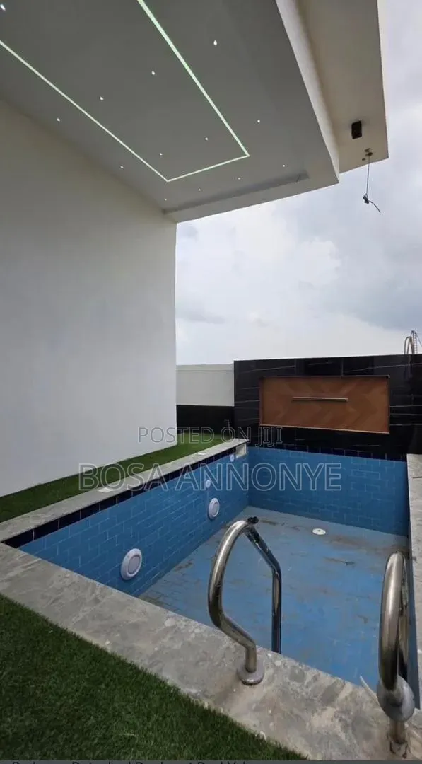 5bdrm Duplex in Addo Road, Ajah for sale in Ajah