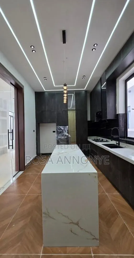 5bdrm Duplex in Addo Road, Ajah for sale in Ajah