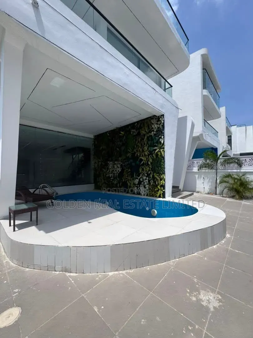 5bdrm Duplex in Chevron for sale in Chevron