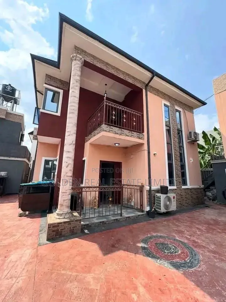 4bdrm Duplex in Shell Location for sale in Shell Location