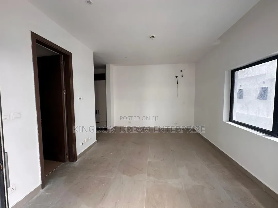 3bdrm Apartment in Prime Water Garden, Ikate for sale in Ikate