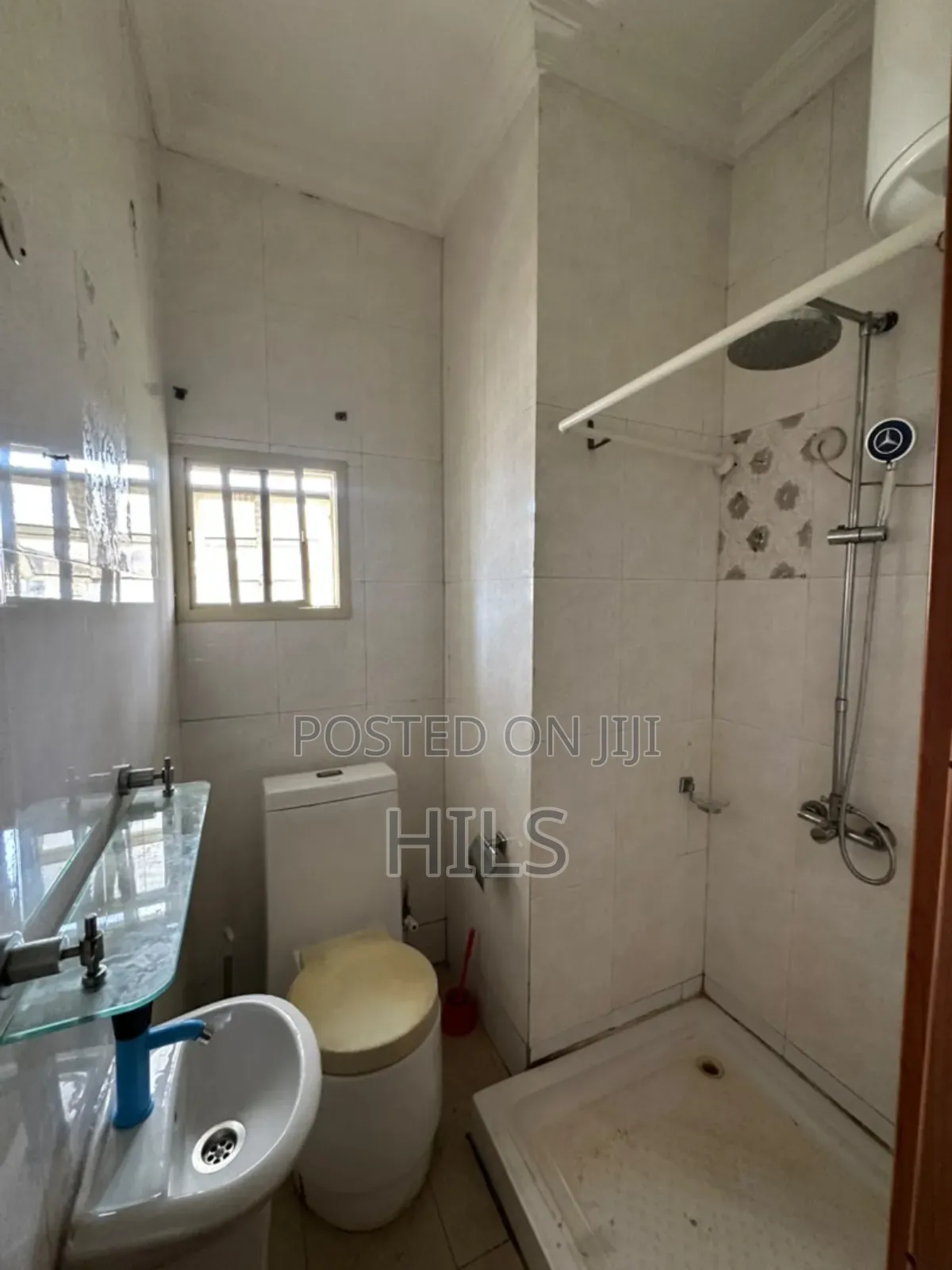 Ensuite Furnished Room at Chevron/Agungi in Chevron
