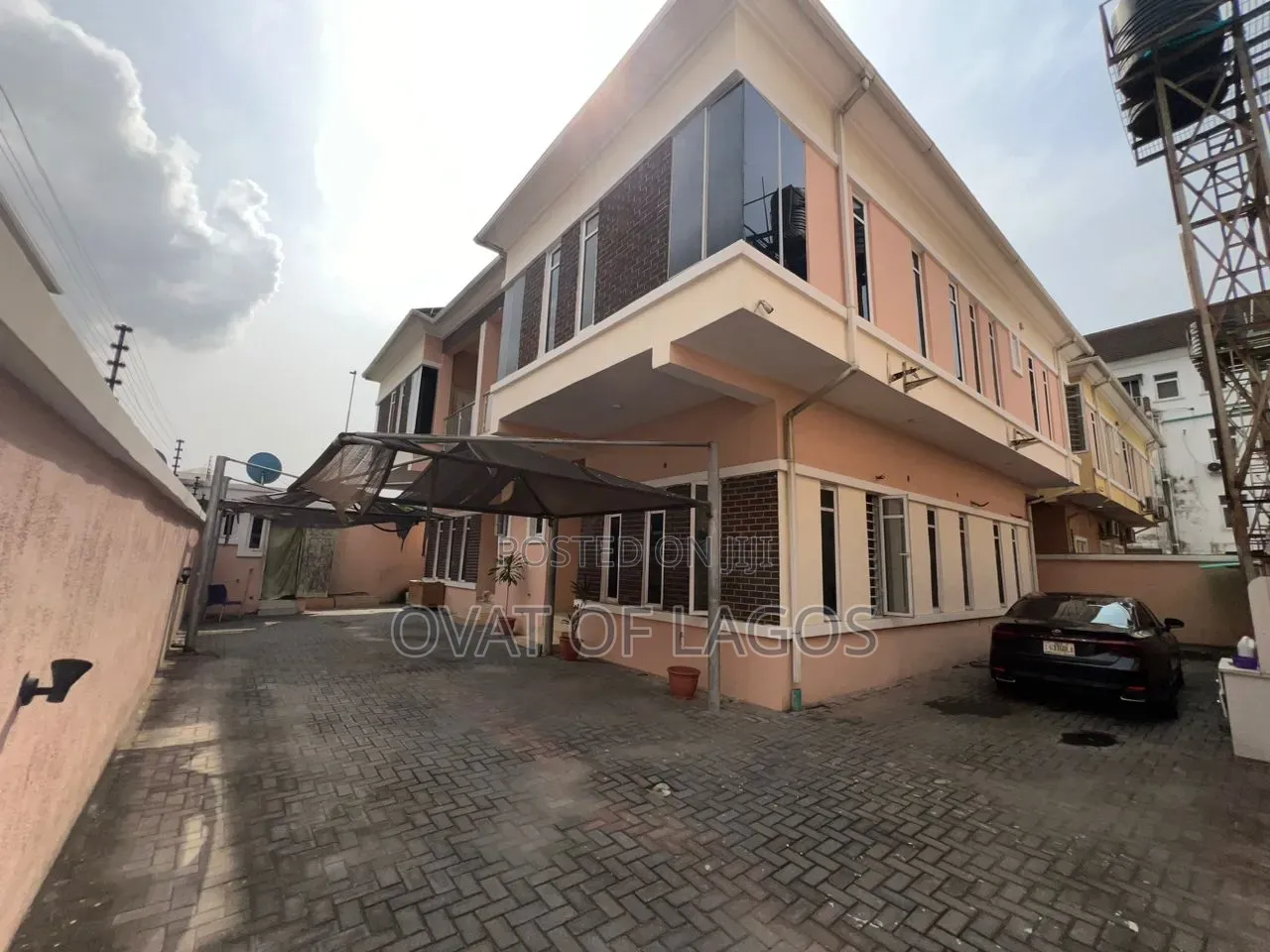 4bdrm Duplex in Chevron for sale in Chevron