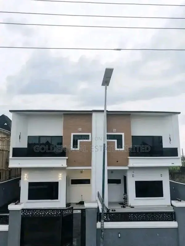 Furnished 3bdrm Duplex in Shell Location for sale in Shell Location