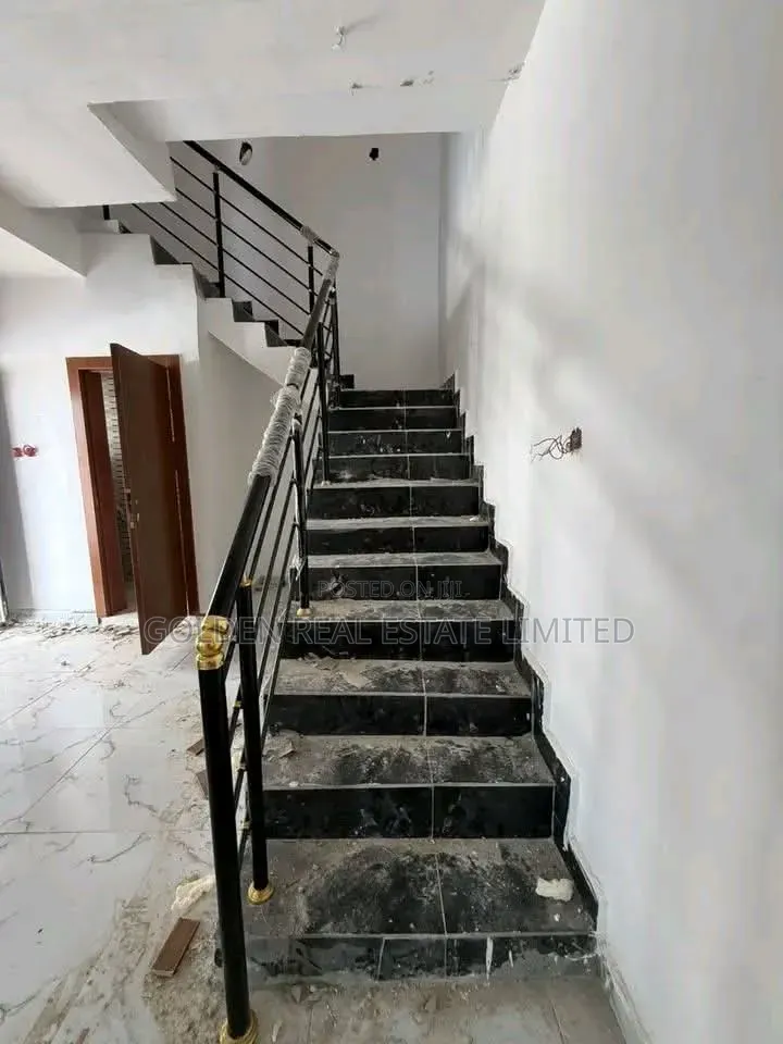 4bdrm Duplex in Lekki Phase 1 for sale in Lekki Phase 1