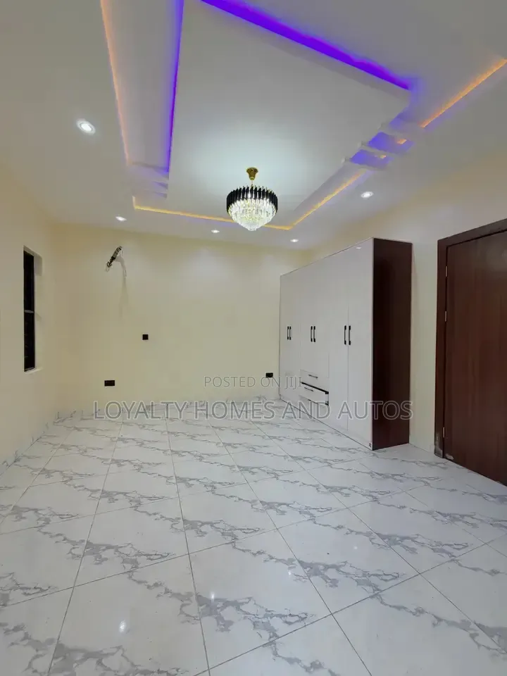 4bdrm Duplex in Oregun for sale in Oregun