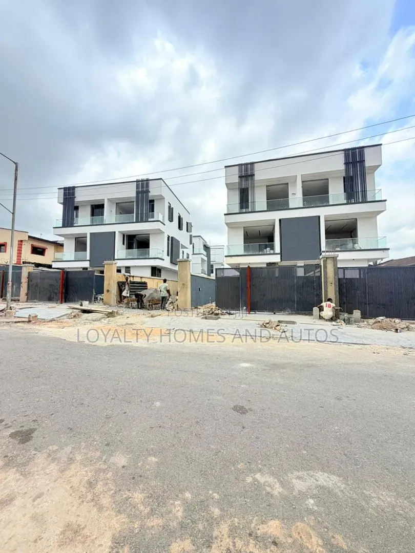 4bdrm Duplex in Omole Phase 2 for sale in Omole Phase 2
