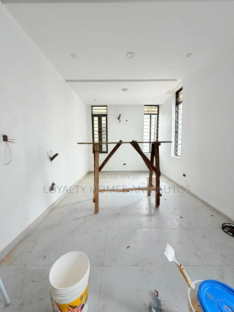 4bdrm Duplex in Omole Phase 2 for sale in Omole Phase 2