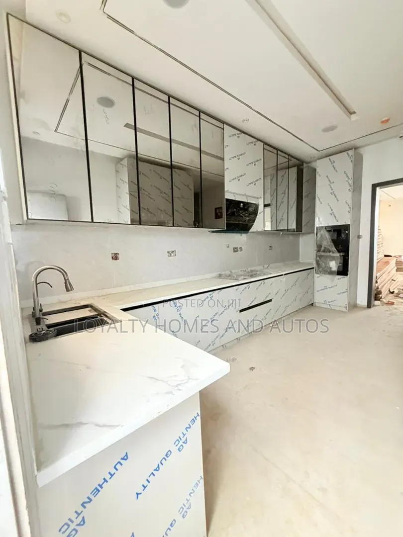 4bdrm Duplex in Omole Phase 2 for sale in Omole Phase 2