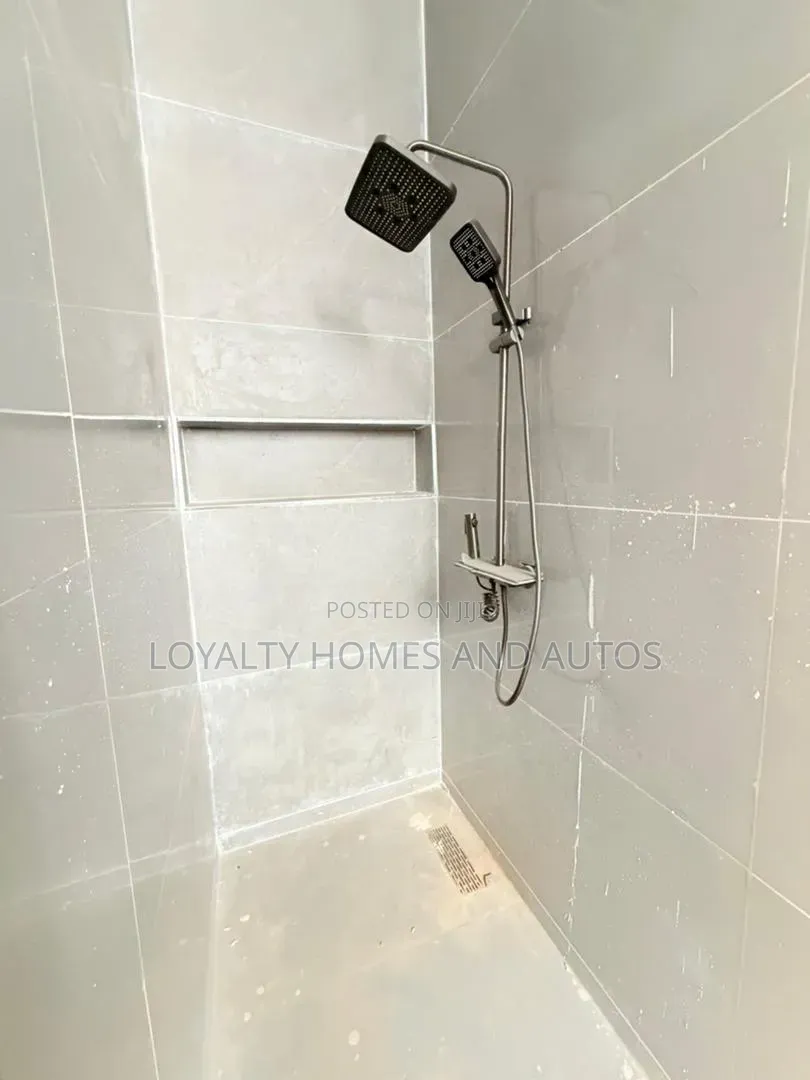 4bdrm Duplex in Omole Phase 2 for sale in Omole Phase 2