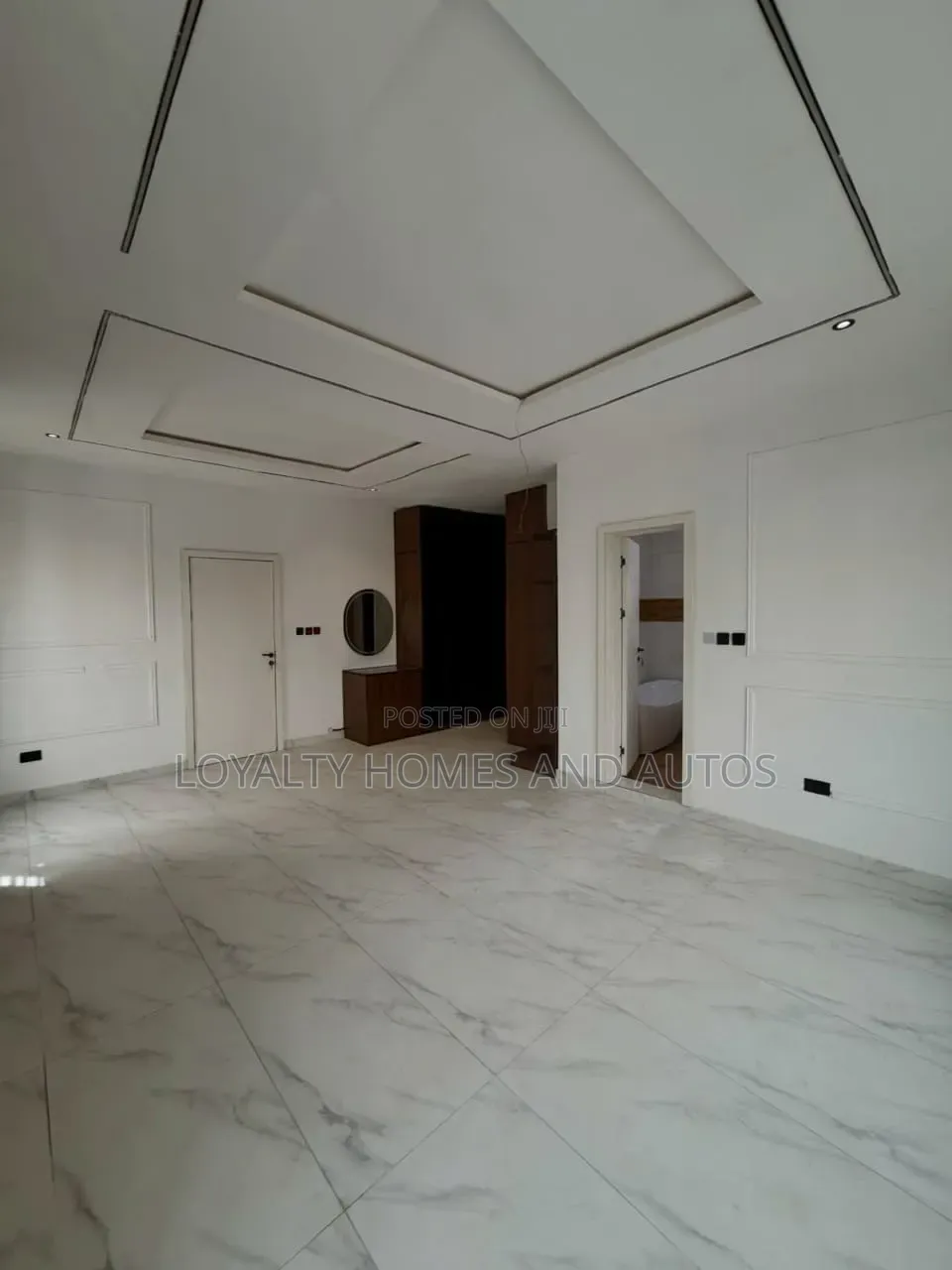 5bdrm Duplex in Omole Phase 1 for sale in Omole Phase 1