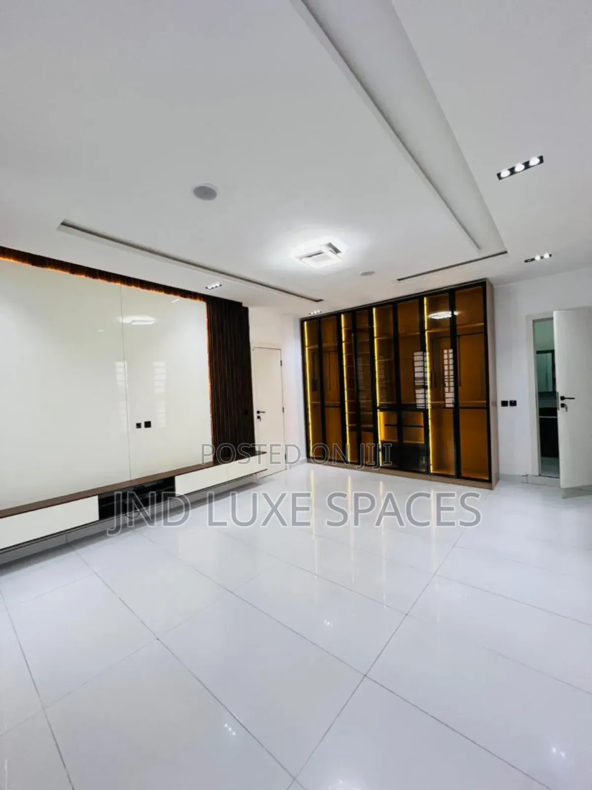 5bdrm Duplex in Ikota for sale in Ikota