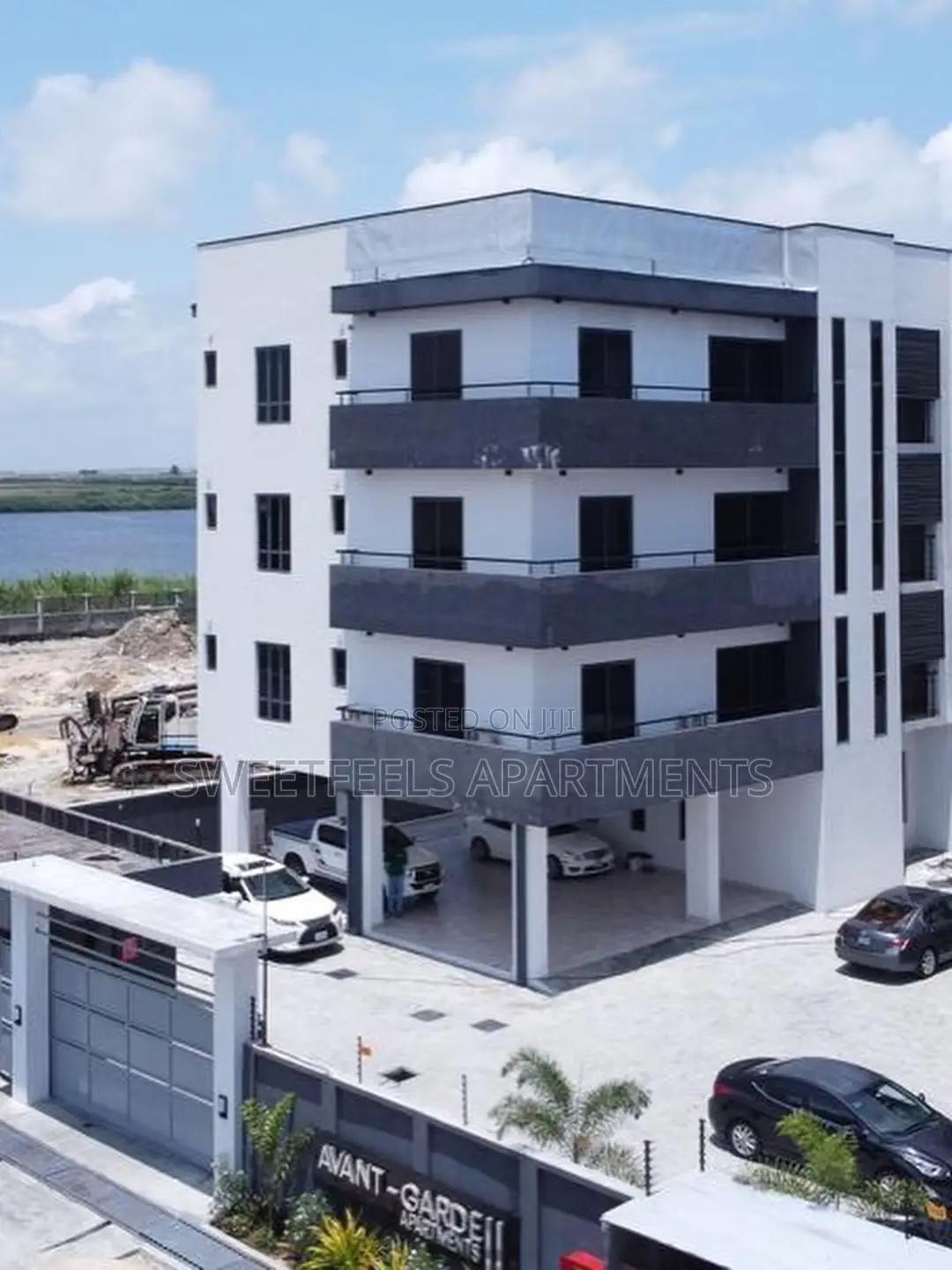 One Bedroom With Pool and Gym in Lekki Phase 1