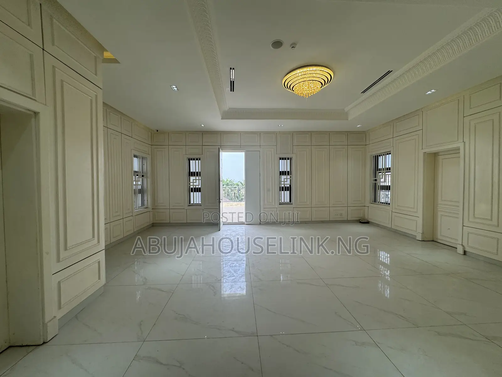 10bdrm Mansion in Maitama Main Abuja for sale in Maitama