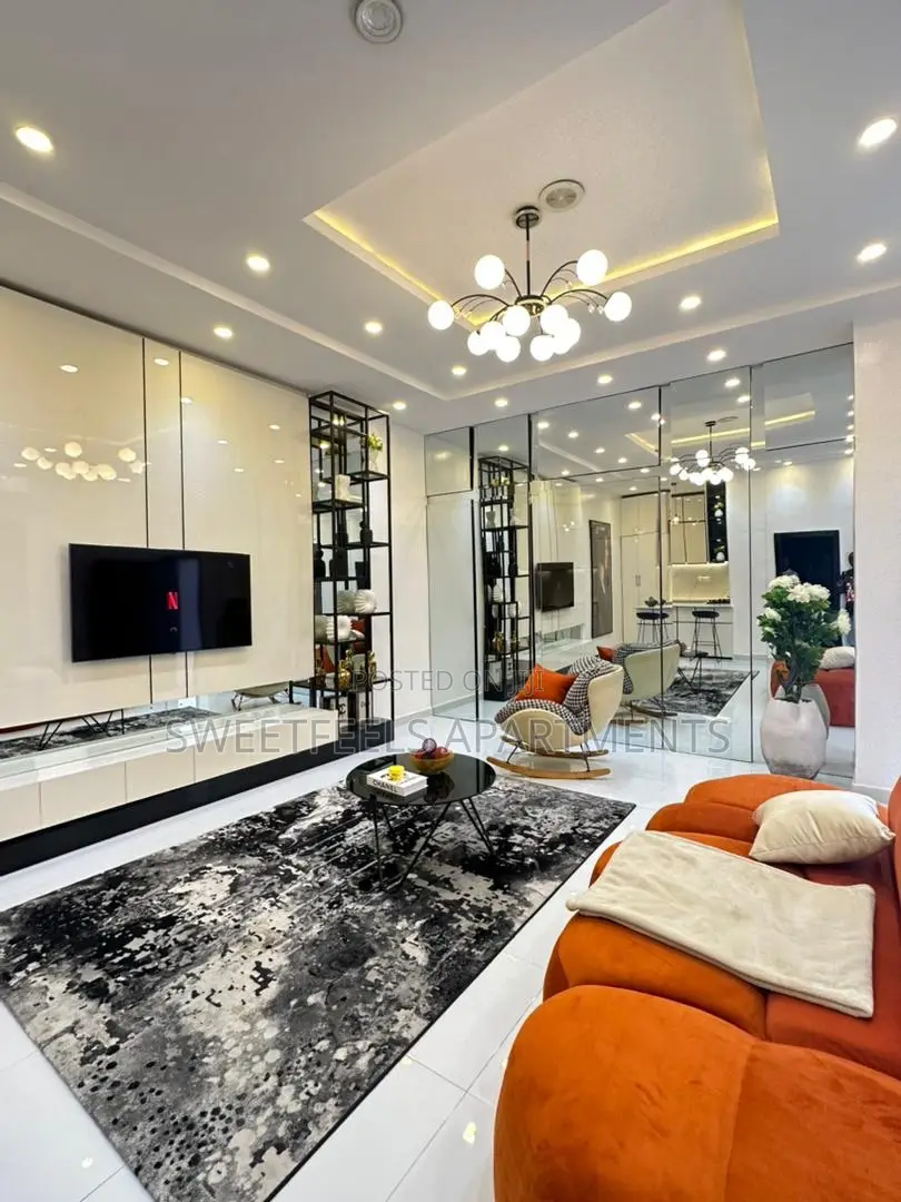 1 Bedroom Apartment With a Private Cinema in Chevron