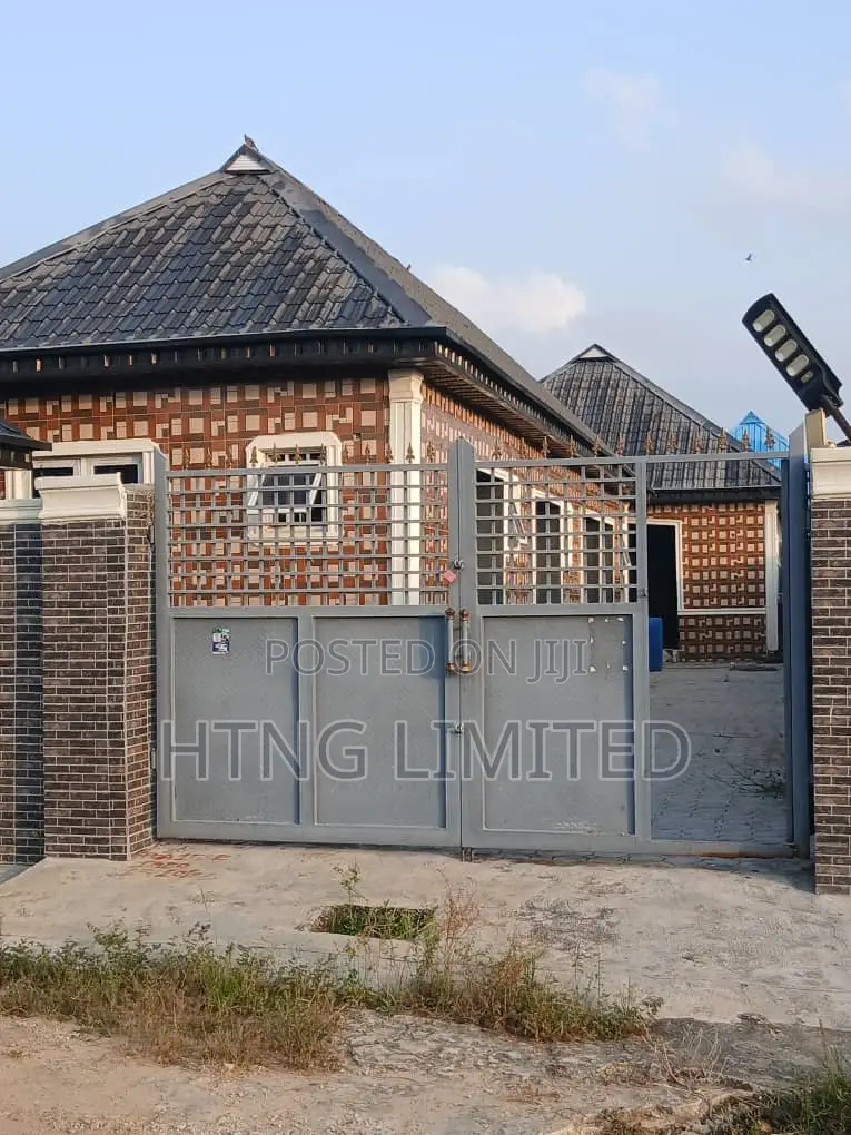 3bdrm Bungalow in Oreta, Igbogbo for sale in Igbogbo